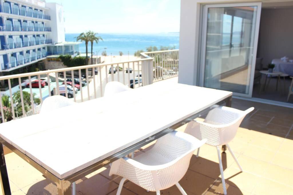 Beautiful Loft, Huge Sunny Terrace, View Over The Beach And Sea 로지즈 외부 사진