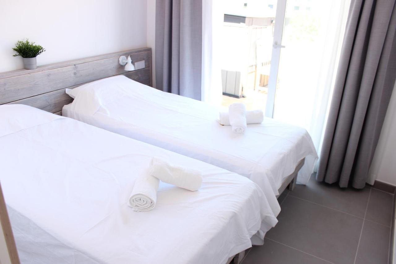 Beautiful Loft, Huge Sunny Terrace, View Over The Beach And Sea 로지즈 외부 사진