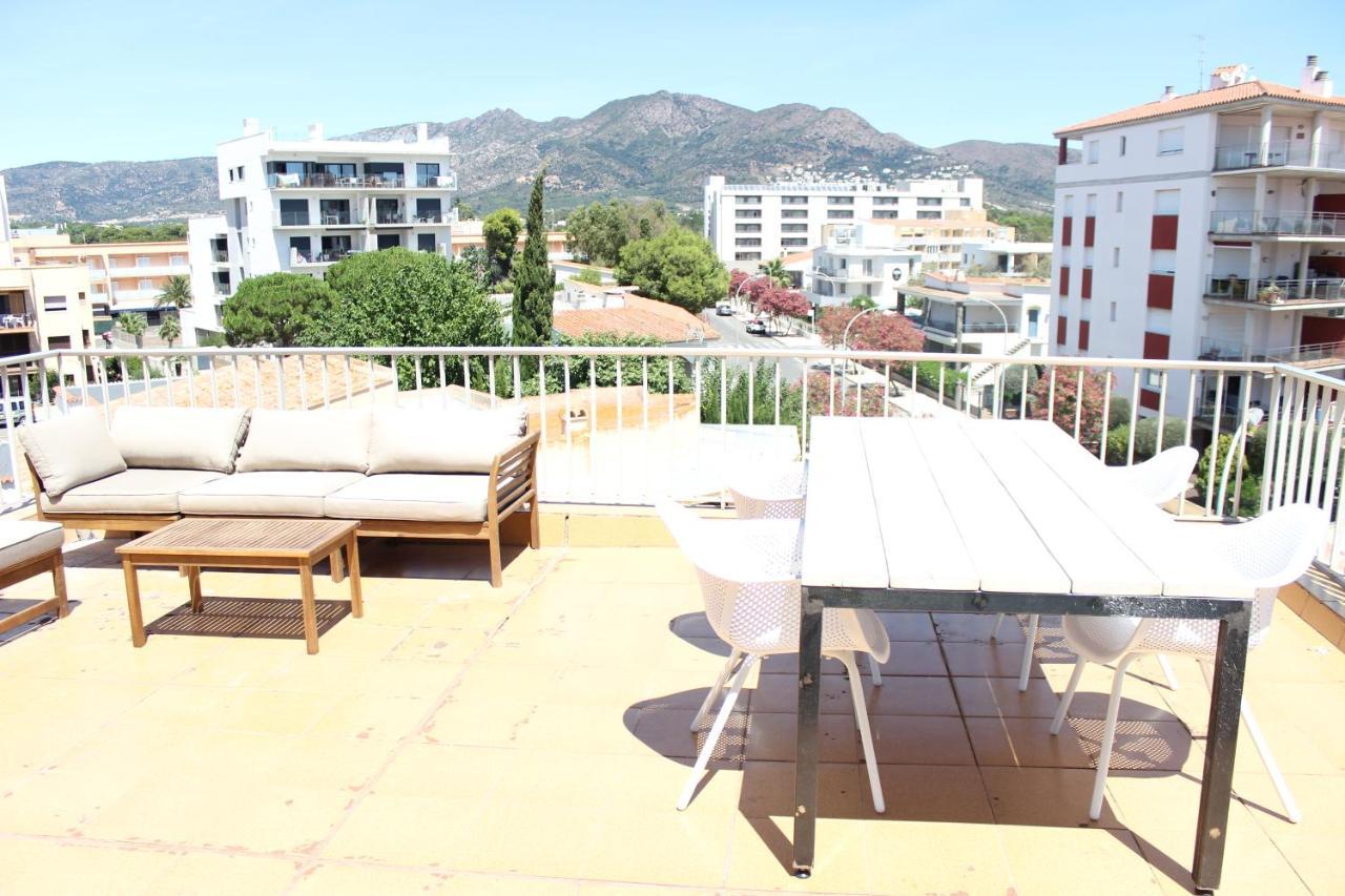 Beautiful Loft, Huge Sunny Terrace, View Over The Beach And Sea 로지즈 외부 사진