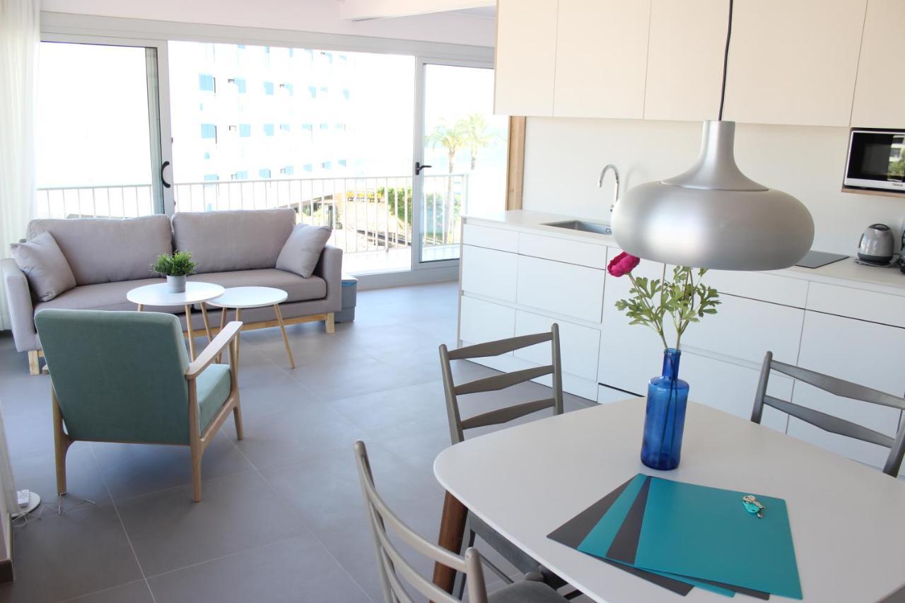 Beautiful Loft, Huge Sunny Terrace, View Over The Beach And Sea 로지즈 외부 사진