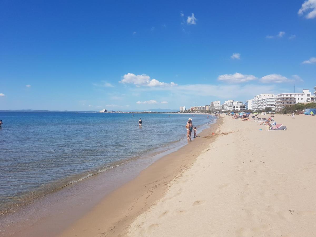 Beautiful Loft, Huge Sunny Terrace, View Over The Beach And Sea 로지즈 외부 사진