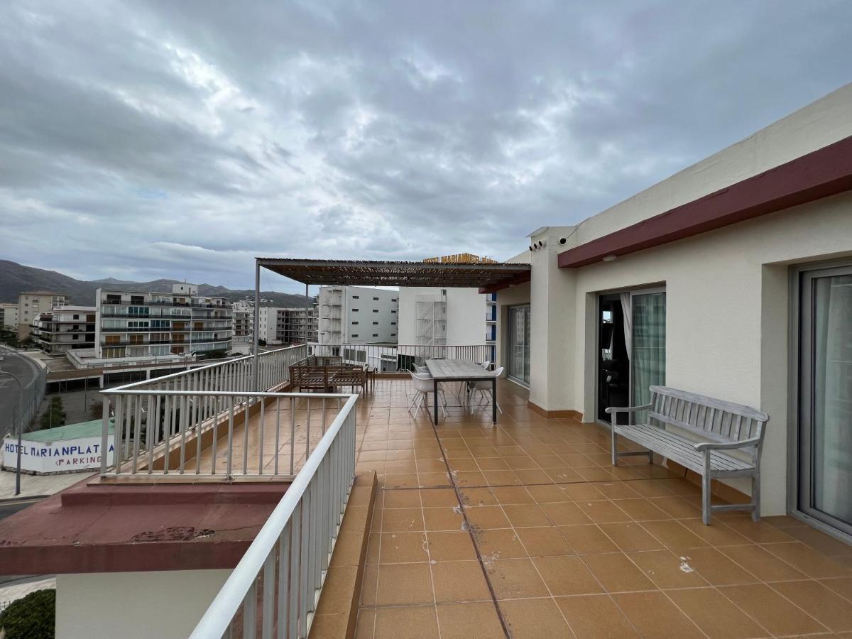 Beautiful Loft, Huge Sunny Terrace, View Over The Beach And Sea 로지즈 외부 사진
